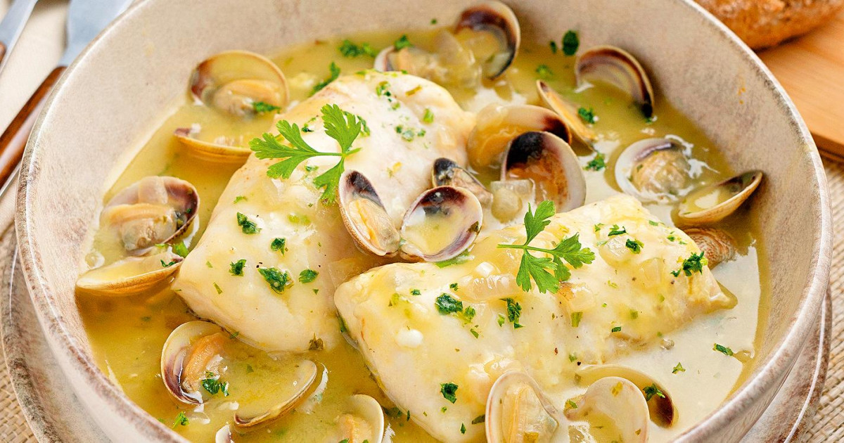 Receta de Merluza en Salsa Marinera ¡Fácil y Deliciosa!