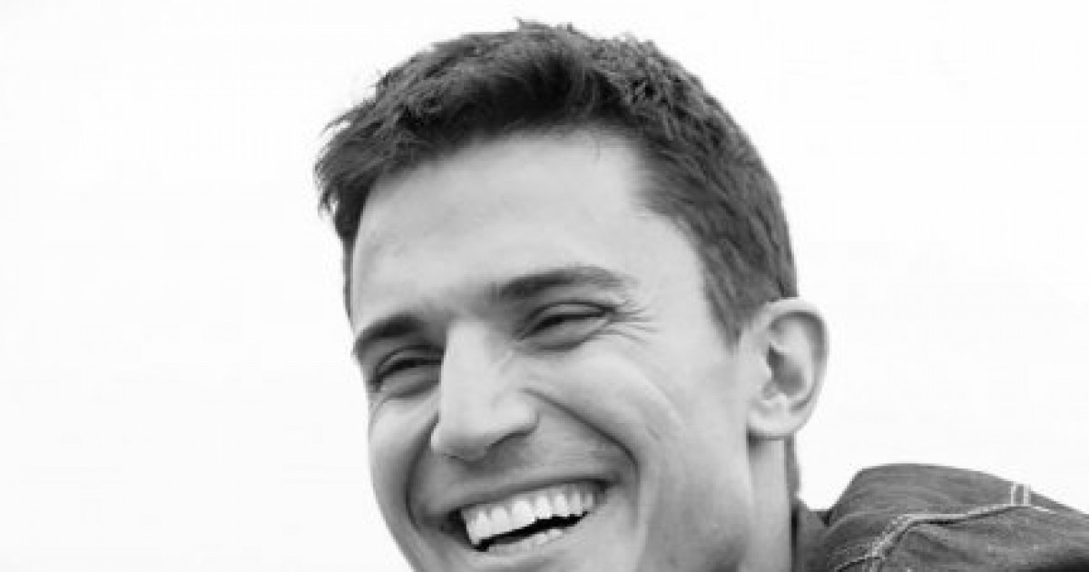 Álex González, así es la parte más sensible del actor de ‘Vivir sin