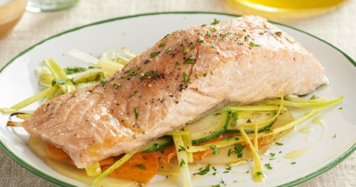 Salmón en papillote con verduras