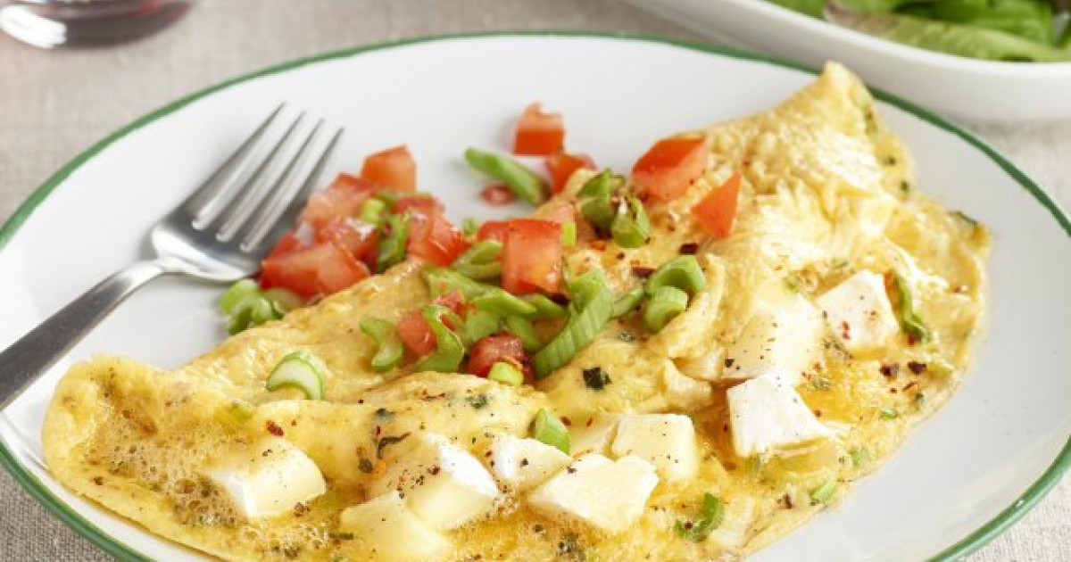 Tortilla a las finas hierbas con queso brie