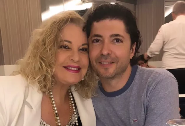 Bárbara Rey y su hijo, Ángel Cristo Jr., en una imagen de sus redes sociales.