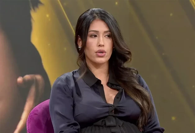 Gabriela Guillén en un plató de televisión.