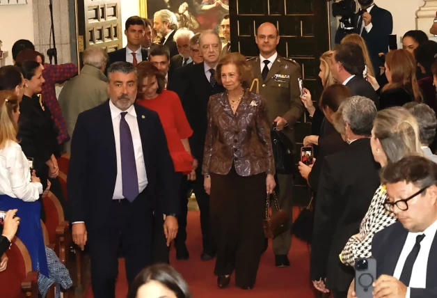 La reina Sofía en su último evento con su bolso de 10.000 euros.