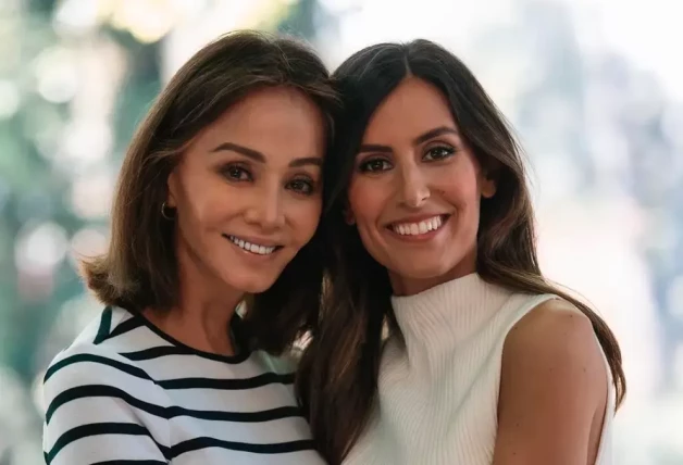 Ana Boyer con su madre, Isabel Preysler.