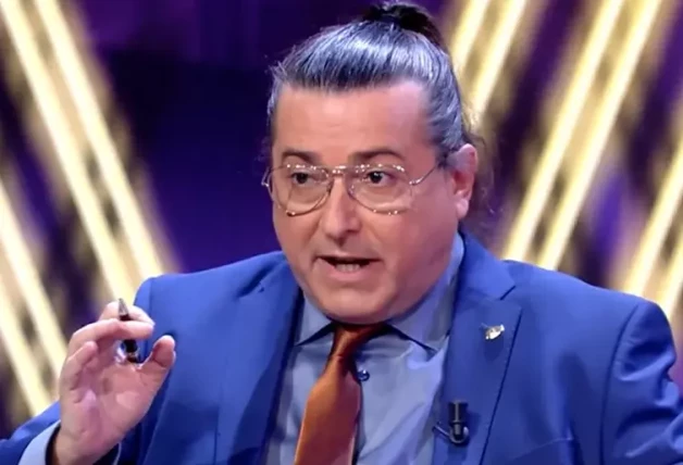 Abogado de Anabel Pantoja en un plató de televisión.