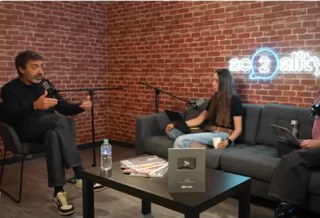 Juan del Val confiesa si ha hecho un trío