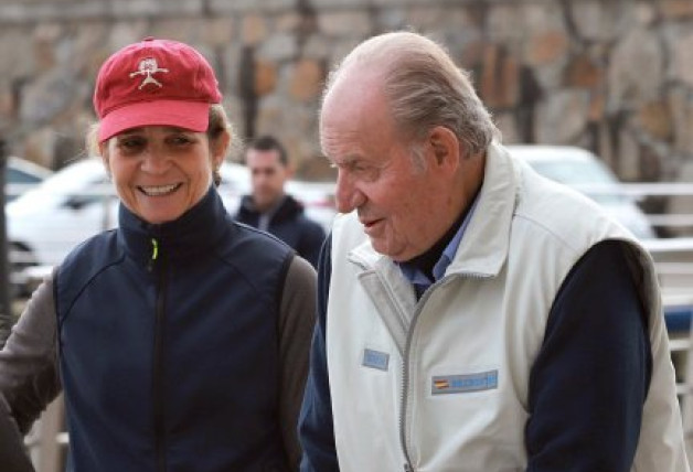 La infanta Elena junto a su padre, Don Juan Carlos