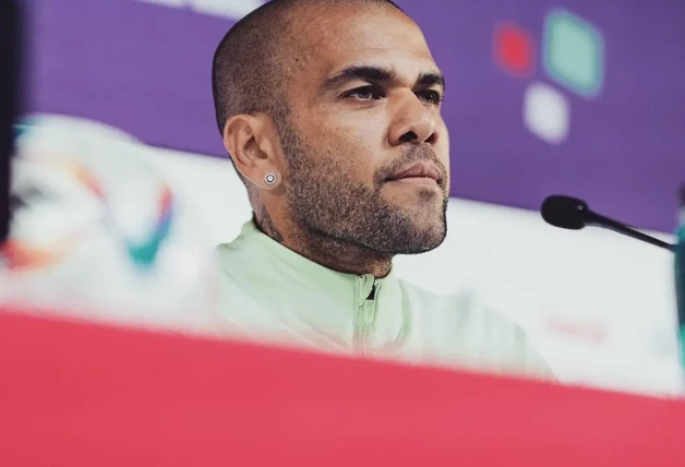 Dani Alves en una rueda de prensa.