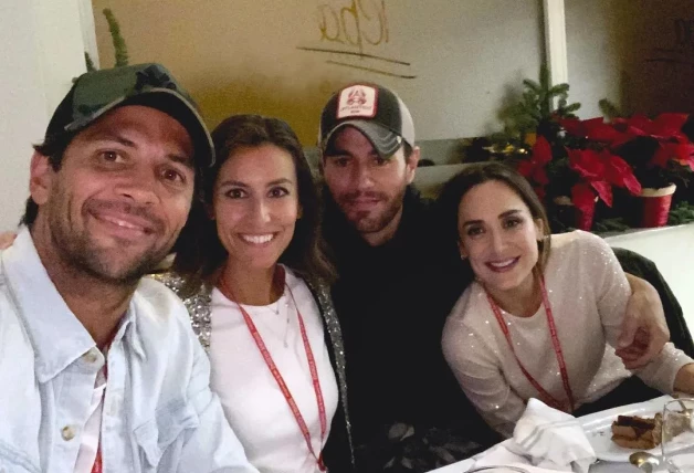 Una divertida cena con Enrique Iglesias, Ana Boyer y Fernando Verdasco.