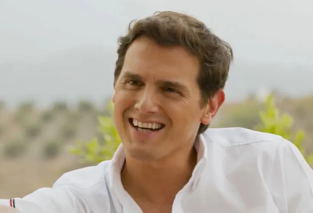 Albert Rivera se enfrenta a sus primeras vacaciones tras romper con Malú (T5)