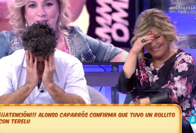 Terelu y Alonso Caparrós, muertos de risa tras salir a la luz su affaire.