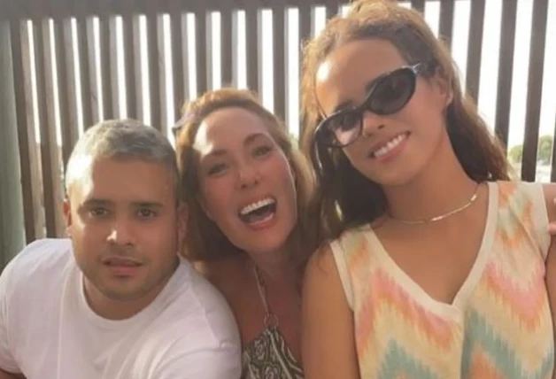 Gloria Camila, José Fernando y Chayo Mohedano están juntos de vacaciones.