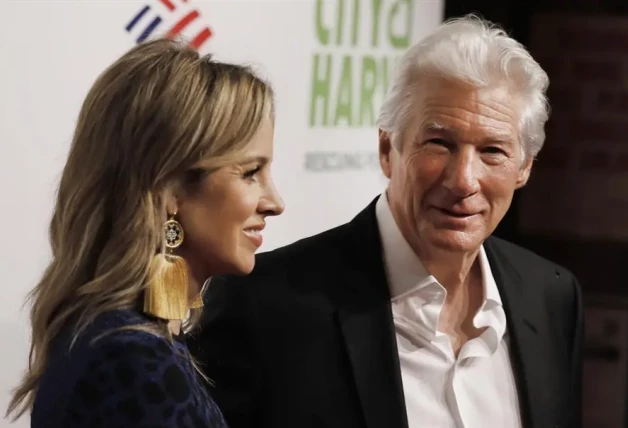 Richard Gere en un evento con Alejandra Silva