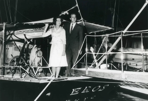 Juan Carlos y Sofía, al día siguiente de su boda, a bordo del «Eros», donde vivieron su luna de miel.