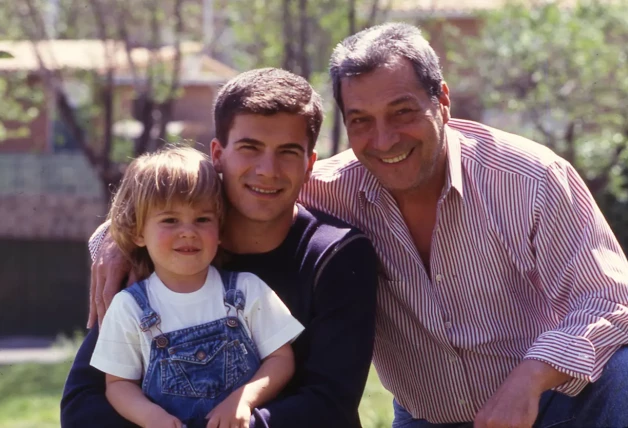 Rodolfo y Daniel Sancho con su abuelo el actor Sancho Gracia.