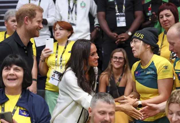 Como en sus mejores tiempos, Harry y Meghan se mostraron de lo más cariñosos, solidarios y comprometidos.