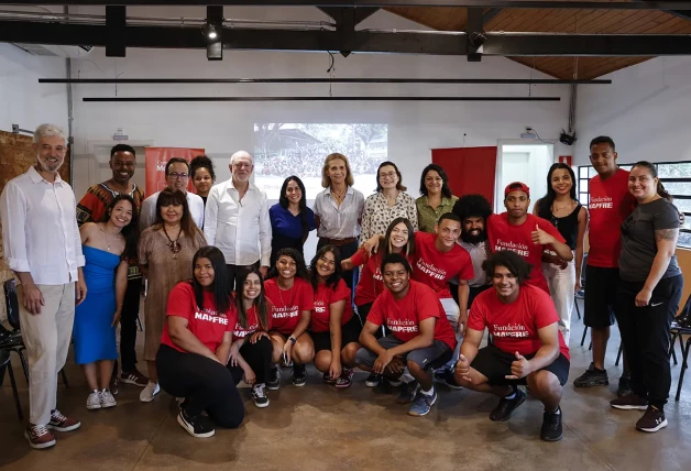 Infanta Elena en un coloquio con jóvenes de la fundación Mapfre en Brasil.