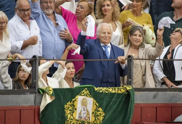 Manuel Benítez con sus nietos, los hijos de Manuel Díaz, su pareja y Virginia Troconis