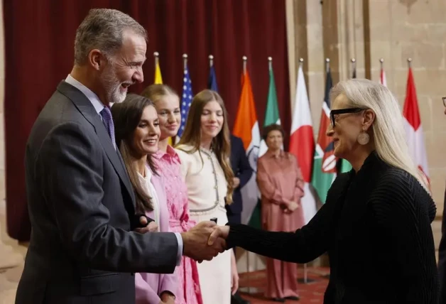 Felipe, saludando a Meryl Streep