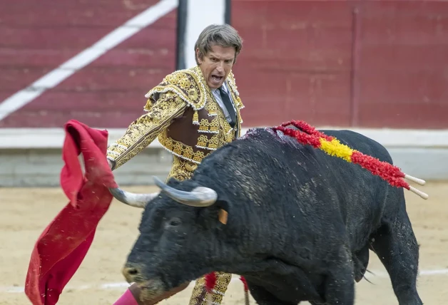 Manuel Díaz toreando.