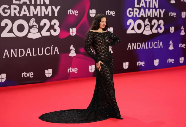 Look de Rosalía en los Grammy Latinos 2023.