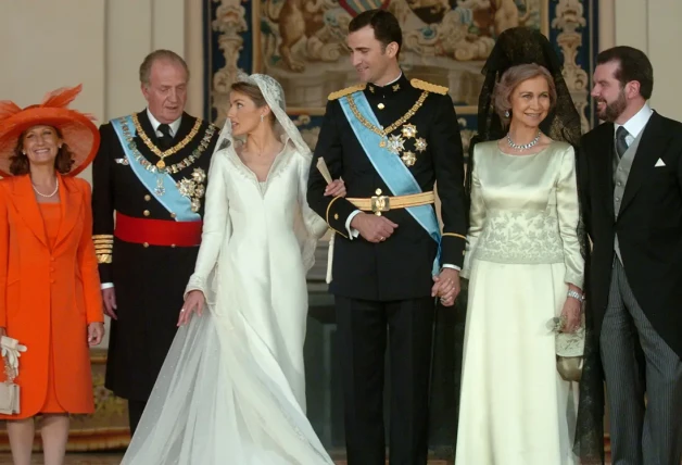 Muchos miembros de la Familia Real, especialmente el rey Juan Carlos, intentaron que Felipe no se casara con la hija de una sindicalista.