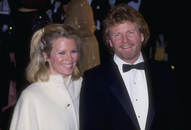 Kim Basinger con el peluquero y maquillador Ron Snyder-Britton, que fue su primer marido.