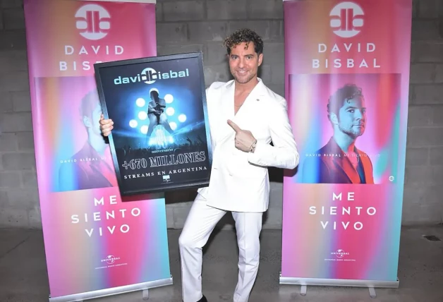 David Bisbal posando en un acto promocional.