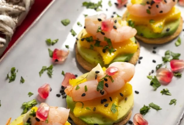 Canapés de langostino y mango