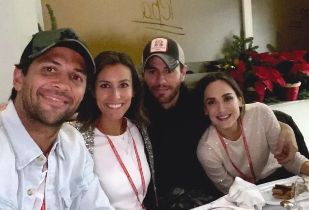 Ana Boyer con Enrique Iglesias, Tamara y Fernando.