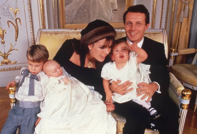 Carolina de Mónaco con Stefano Casiraghi y sus hijos.