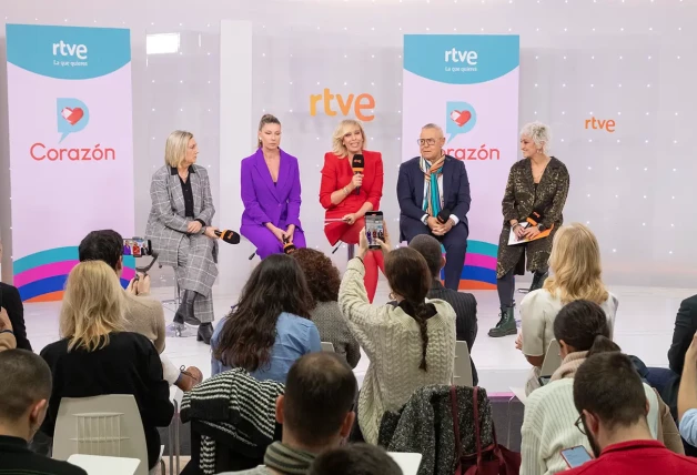 Anne Igartiburu y Jordi González en la presentación del nuevo programa De Corazon