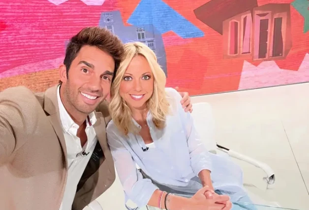 Ana Villarrubia con Santi Burgoa en Telemadrid