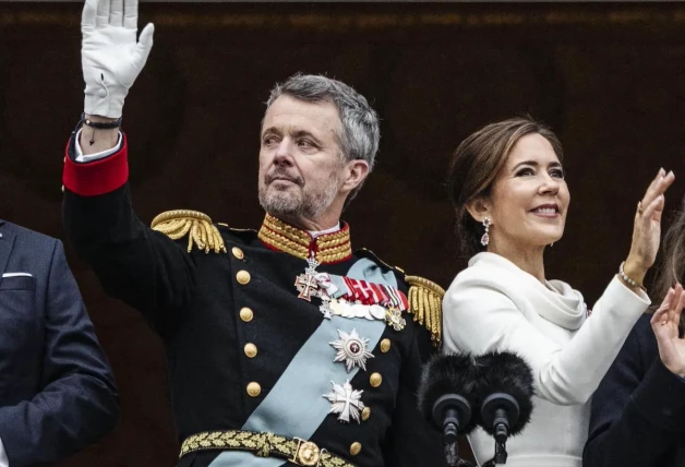 Federico X y Mary Donaldson en el acto de coronación