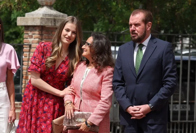 Jesús Ortiz con su ex, Paloma Rocasolano, y su nieta la princesa Leonor, en la confirmación de la infanta Sofía