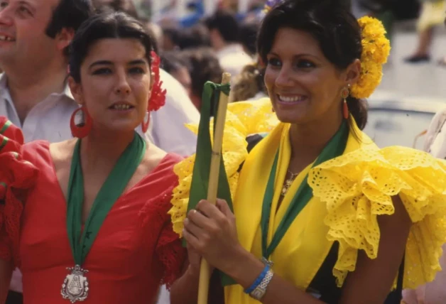 Belén junto a su inseparable hermana, Carmina Ordoñez.