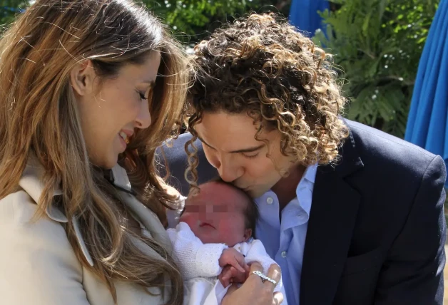 Elena Tablada y David Bisbal, con su hija Ella, cuando era un bebé.