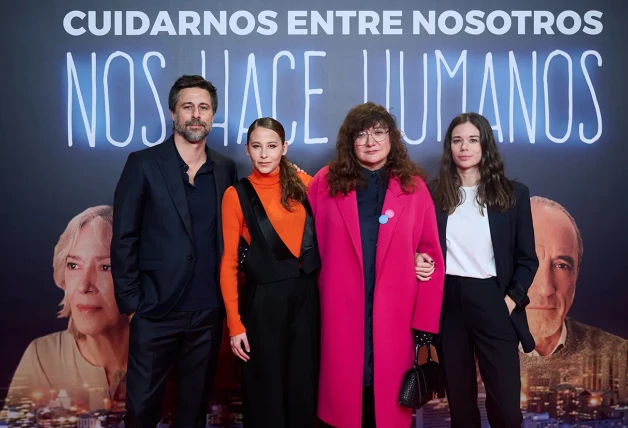 Isabel Coixet algunos de los actores de la serie.