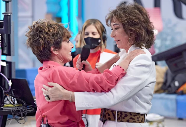 El emotivo abrazo que se dieron tras el diagnóstico de cáncer de Ana Rosa.