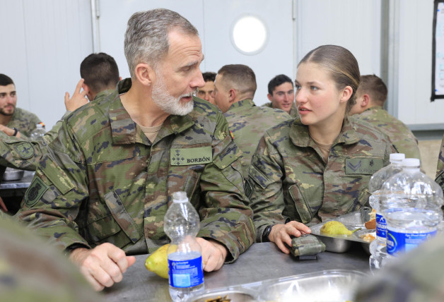 Felipe y Leonor en la academia militar de la princesa.