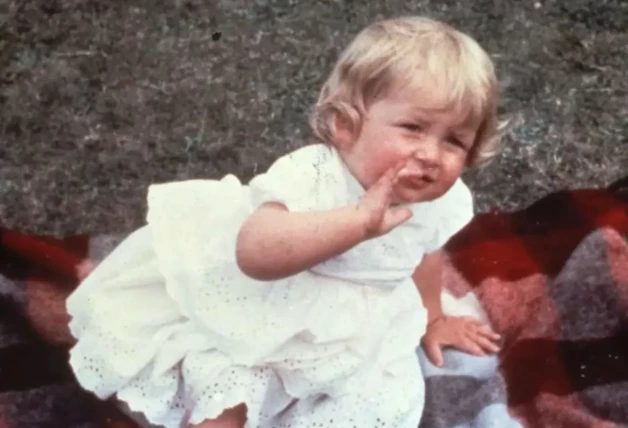 Diana nació el 1 de julio de 1961 y fue la tercera hija del octavo conde Spencer.