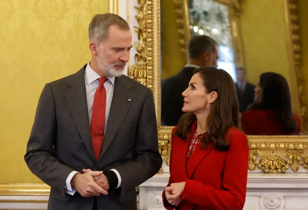 Felipe y Letizia comparten gestos y tienen un código secreto.