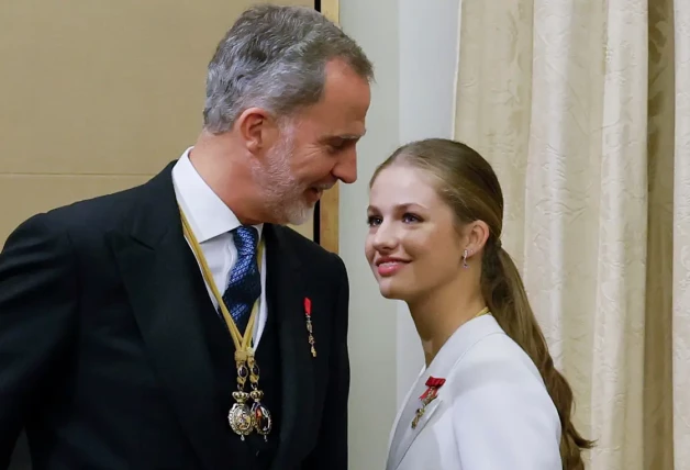 El rey Felipe y la princesa Leonor el día de la jura de la constitución.