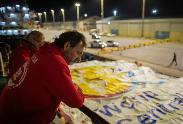 Óscar Camps, fundador de Open Arms, a bordo del barco.