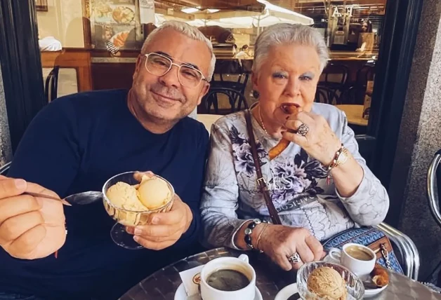 Jorge Javier Vázquez con su madre