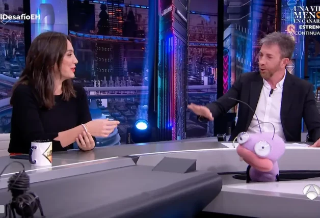 Pablo Motos y Tamara Falcó durante la tertulia de 'El Hormiguero'