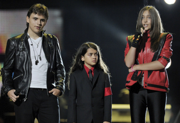 Hijos de Michael Jackson cuando el cantante falleció