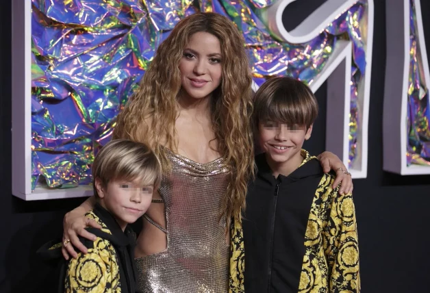 Shakira con sus 2 hijos