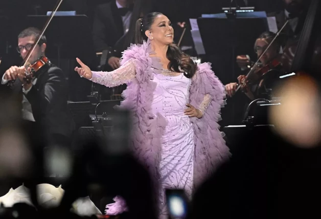 Isabel Pantoja sobre el escenario durante su concierto de su gira 50 aniversario en el WiZink Center, a 13 de abril de 2024, en Madrid (España)