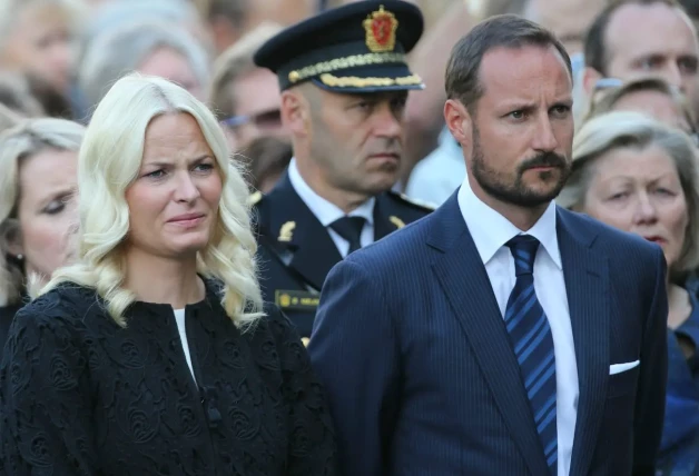 RINCIPES HAAKON Y METTE MARIT DE NORUEGA tristes